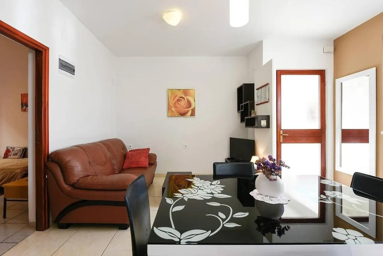 Apartments By The Sea Preko, Ugljan - 20385 0*, Preko Croatia