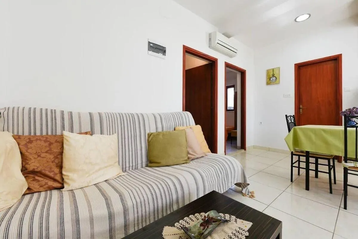 Apartments By The Sea Preko, Ugljan - 20385
